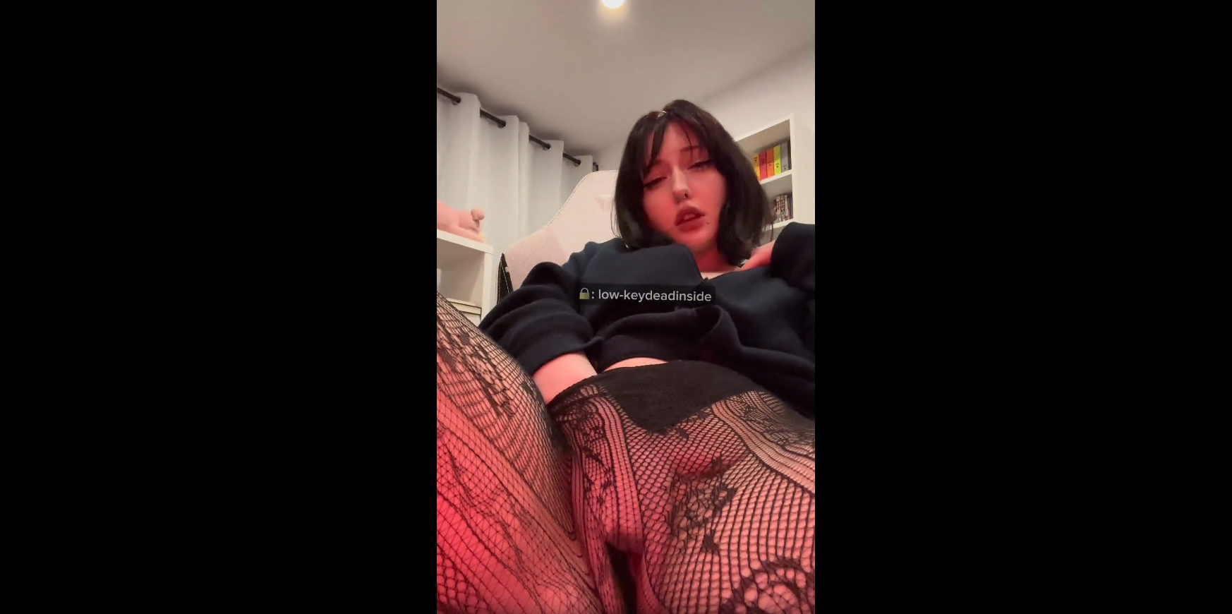 Lowkeydeadinside – Quick Masturbation